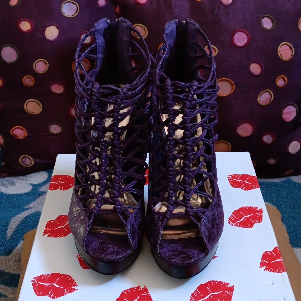 Two Lips Leather Platform Heels